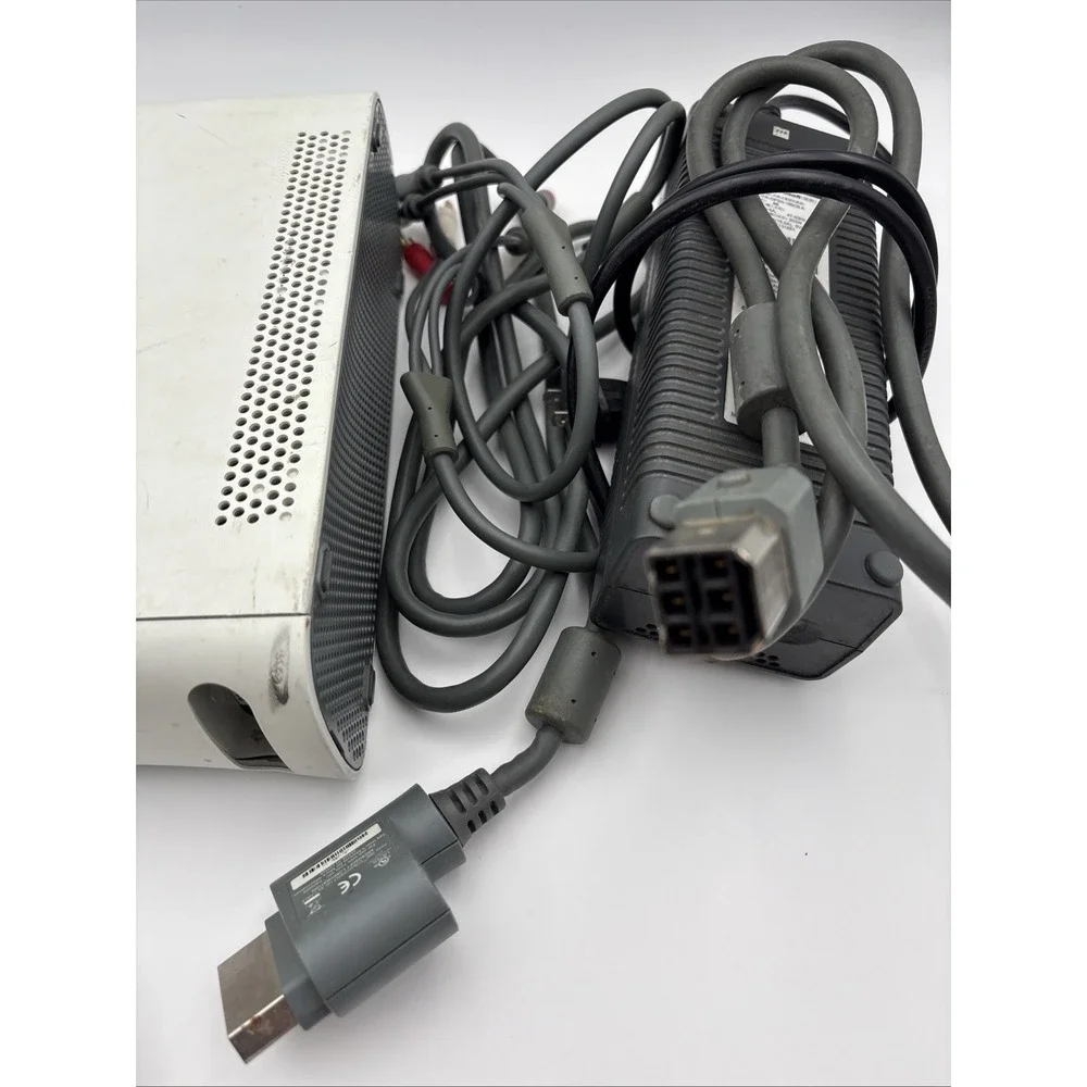Microsoft Xbox 360 White Console Bundle Controller 16GB HDMI Tested Working
